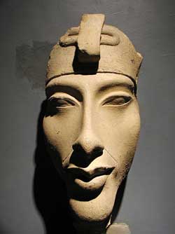 Akhenaten 13521334 bce